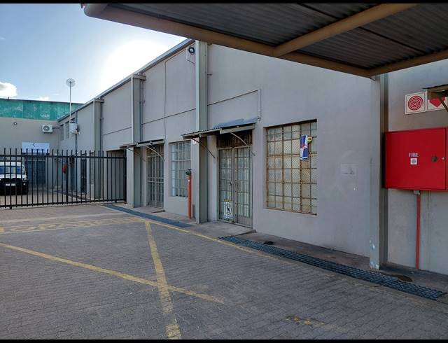 3,569M² BUSINESS CENTRE FOR SALE IN FUTURA INDUSTRIAL